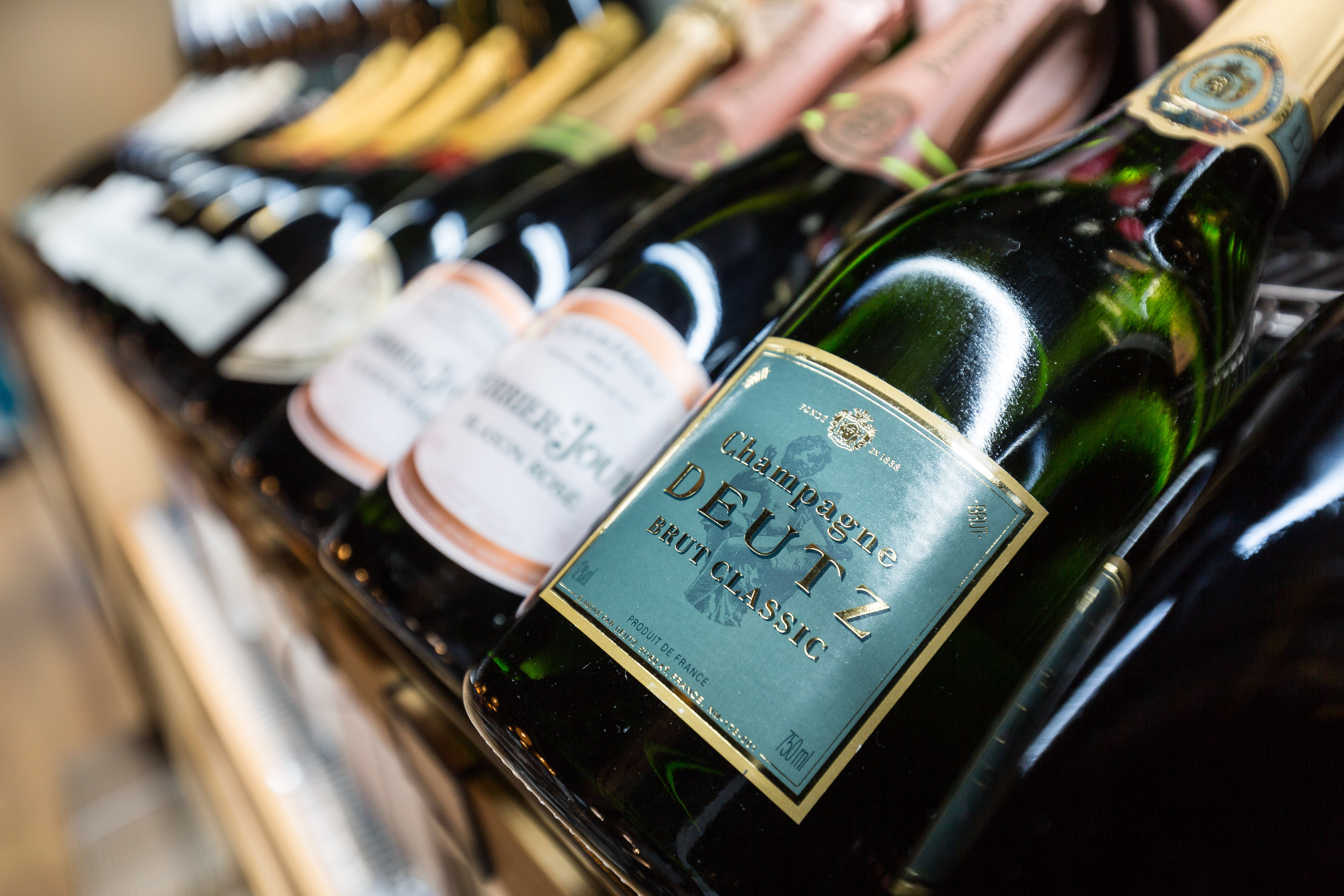 Champagne Pannier Brut Sélection avec 2 flûtes au meilleur prix